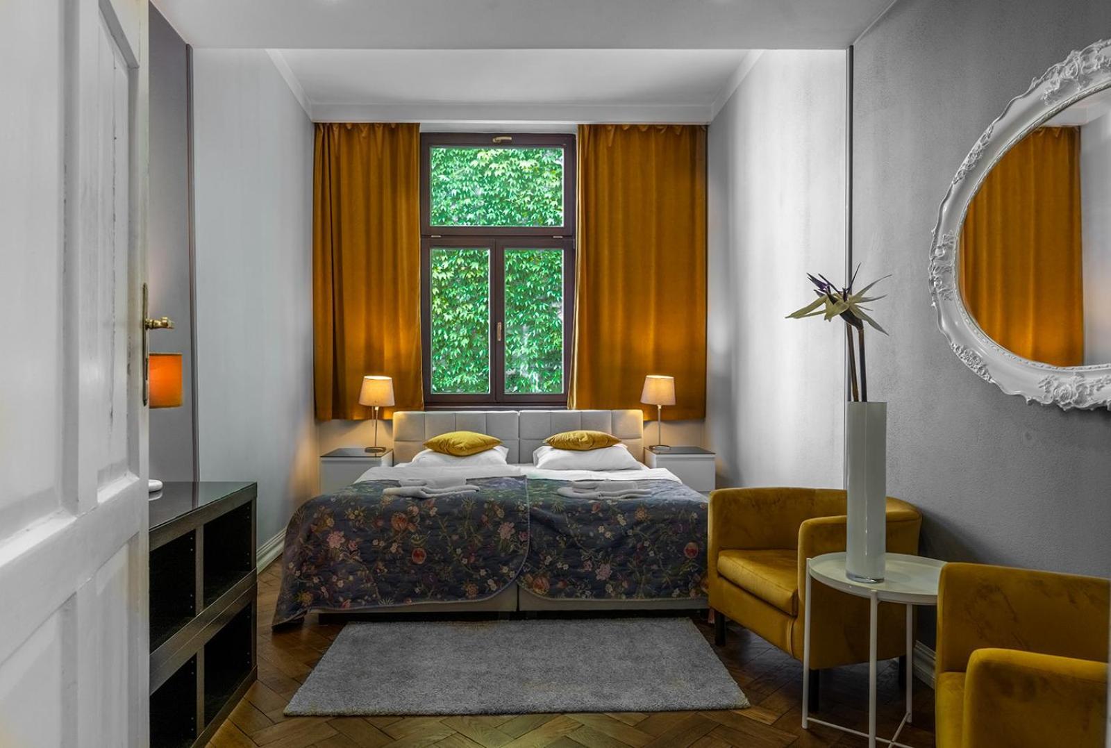 Antique Old Town Apartament *
